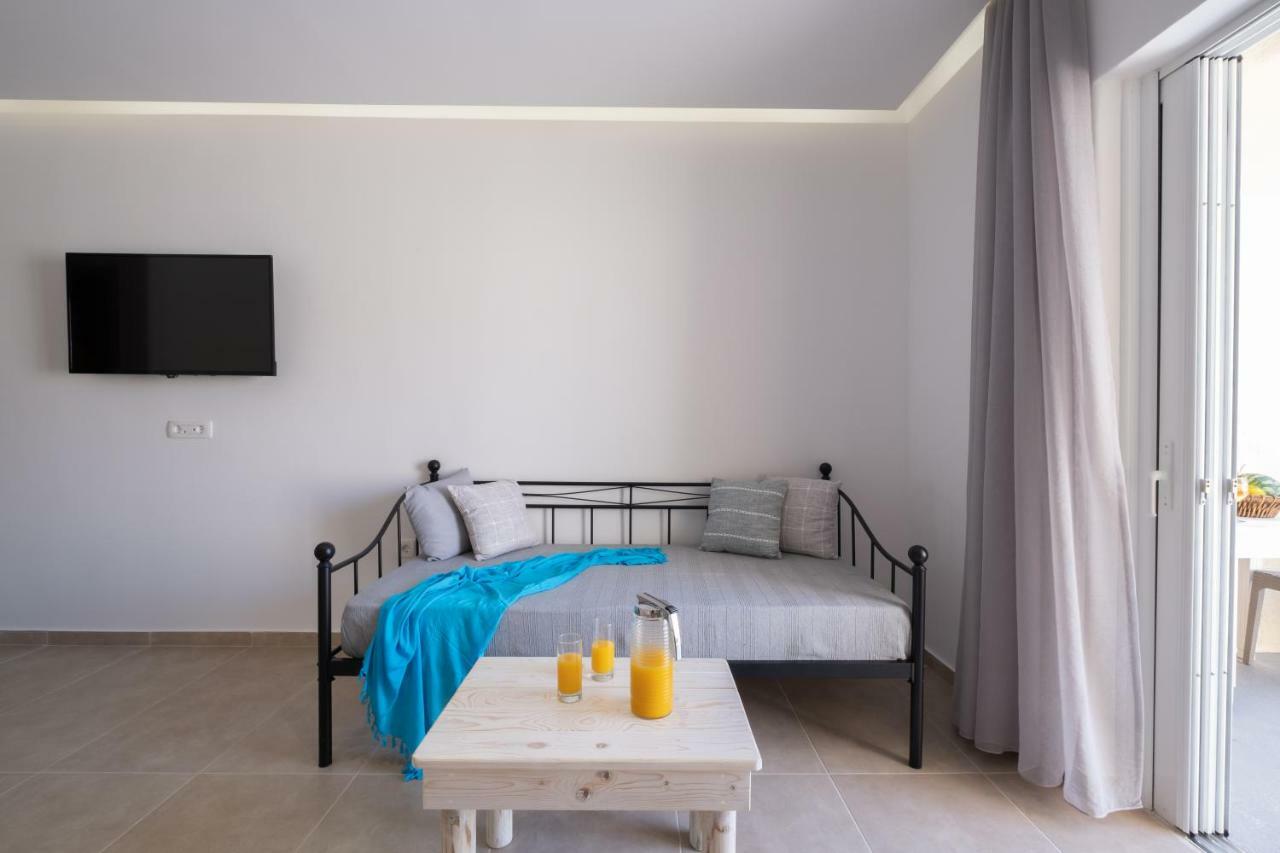 Cyclops Beach Apartments Периволос Экстерьер фото
